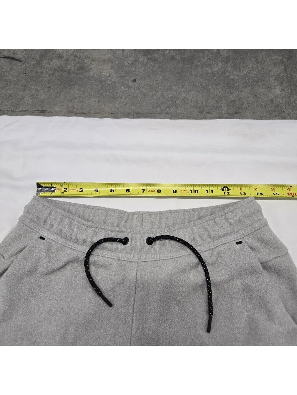 EUC Men's SMALL Nike Tech Fleece Winter Joggers Grey Logo Sweatpants DQ4808-016
